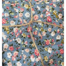 Fat Quarter Light Blue flowers 001